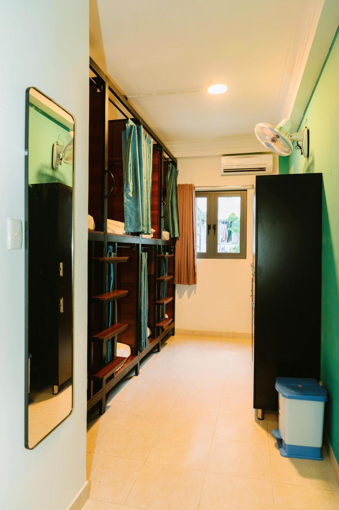 Bed 8-Bed Mixed Dormitory Room
