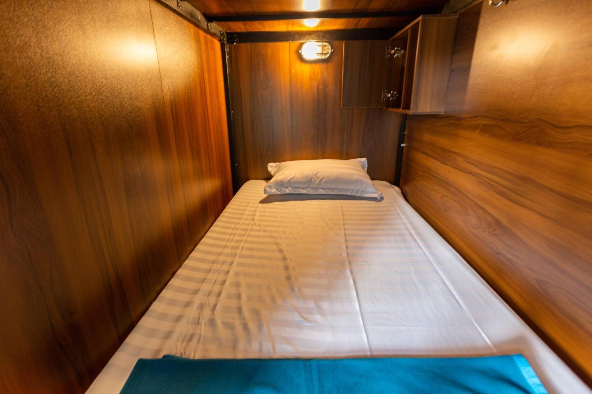 Bed 8-Bed Mixed Dormitory Room